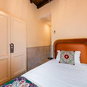 Habitat Monti Рим